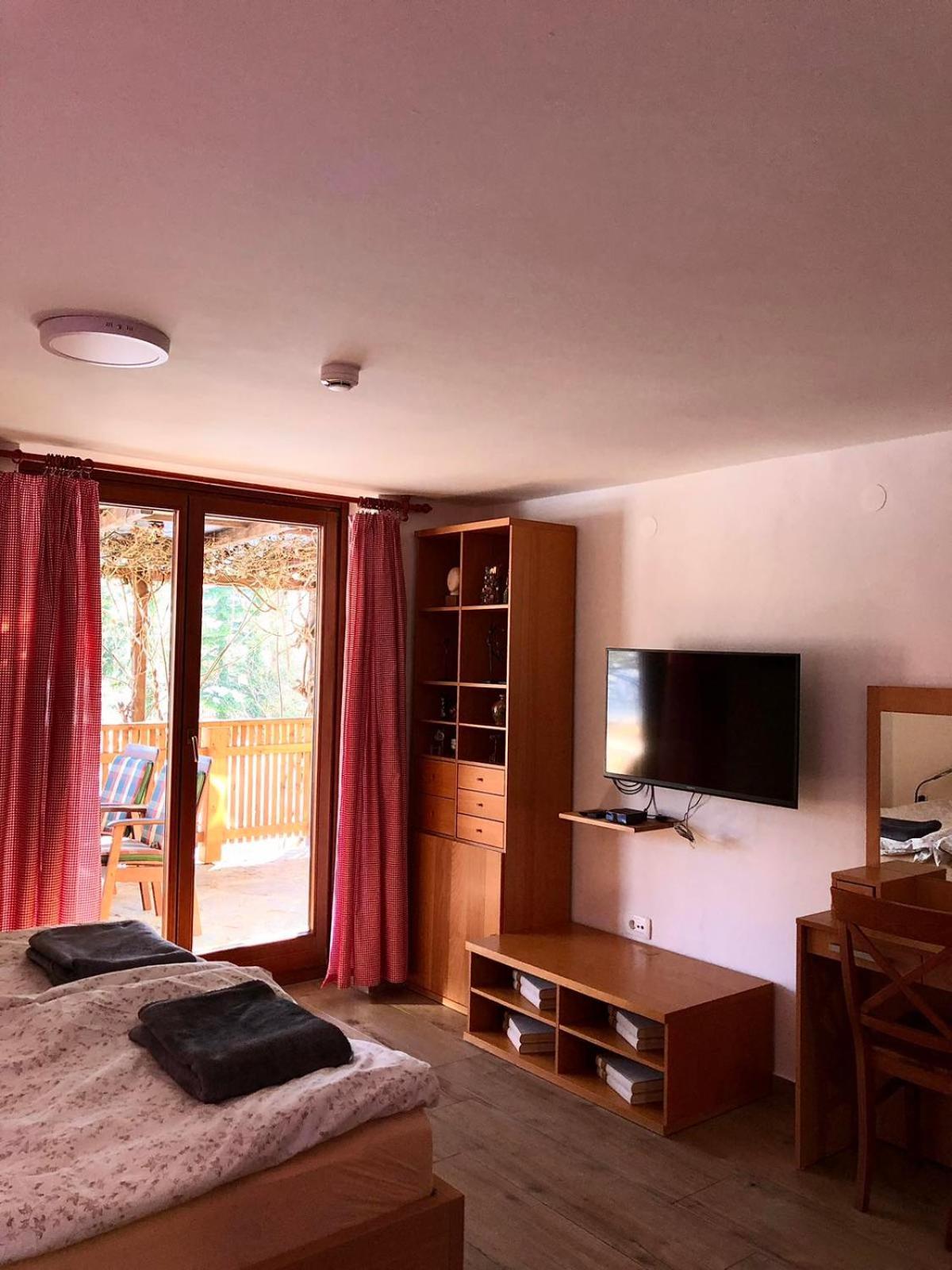 Apartments Kamp Podgrad Vransko エクステリア 写真