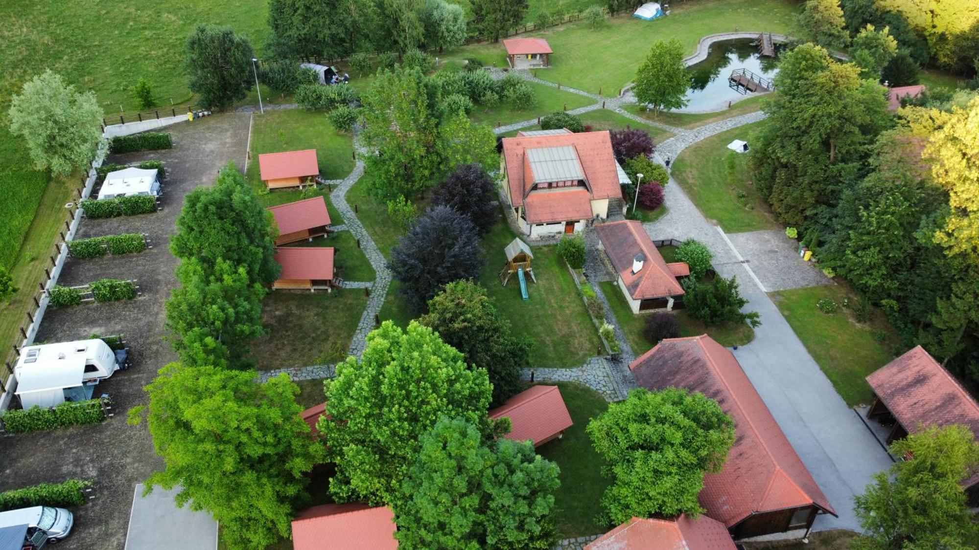 Apartments Kamp Podgrad Vransko エクステリア 写真
