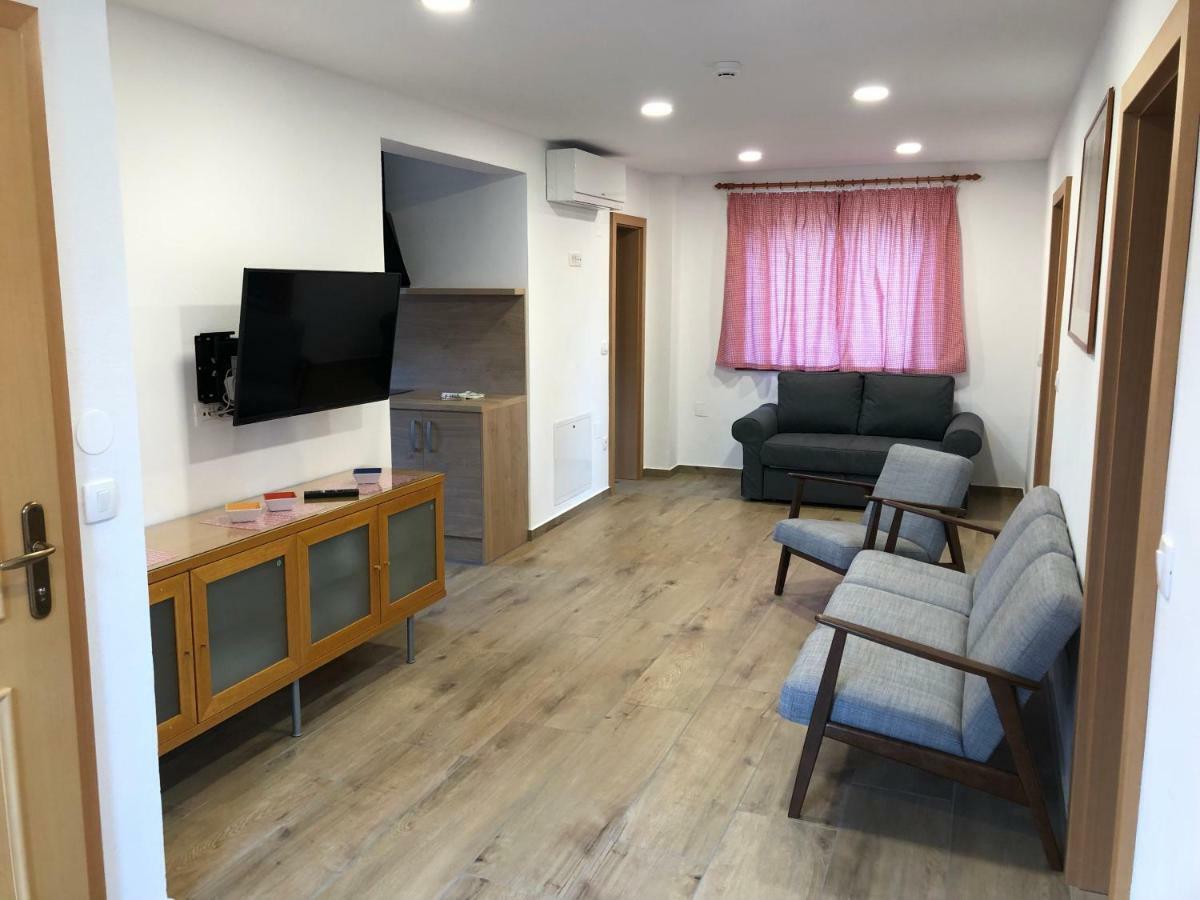 Apartments Kamp Podgrad Vransko エクステリア 写真